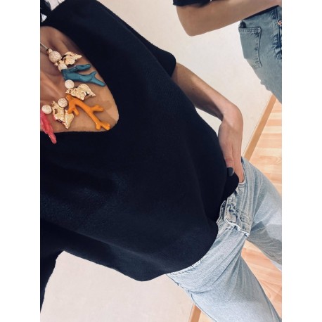 Pull noir col V manches courtes