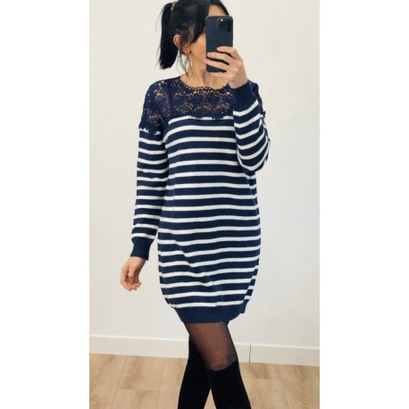 Robe pull marin marine dentelle