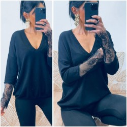 Pull noir manches en dentelle