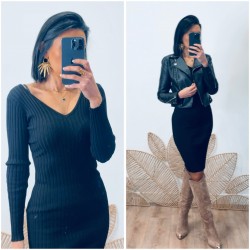 Robe pull cotelée col V