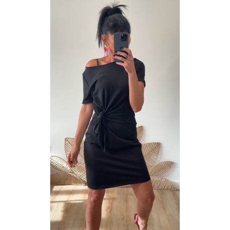 Robe noire à nouer