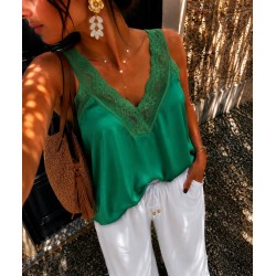 Top satiné vert dentelle