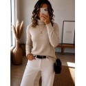 Pull à col roulé beige