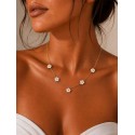 Collier blanc fleurs