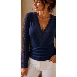 Top dentelle marine taille 40 - 44